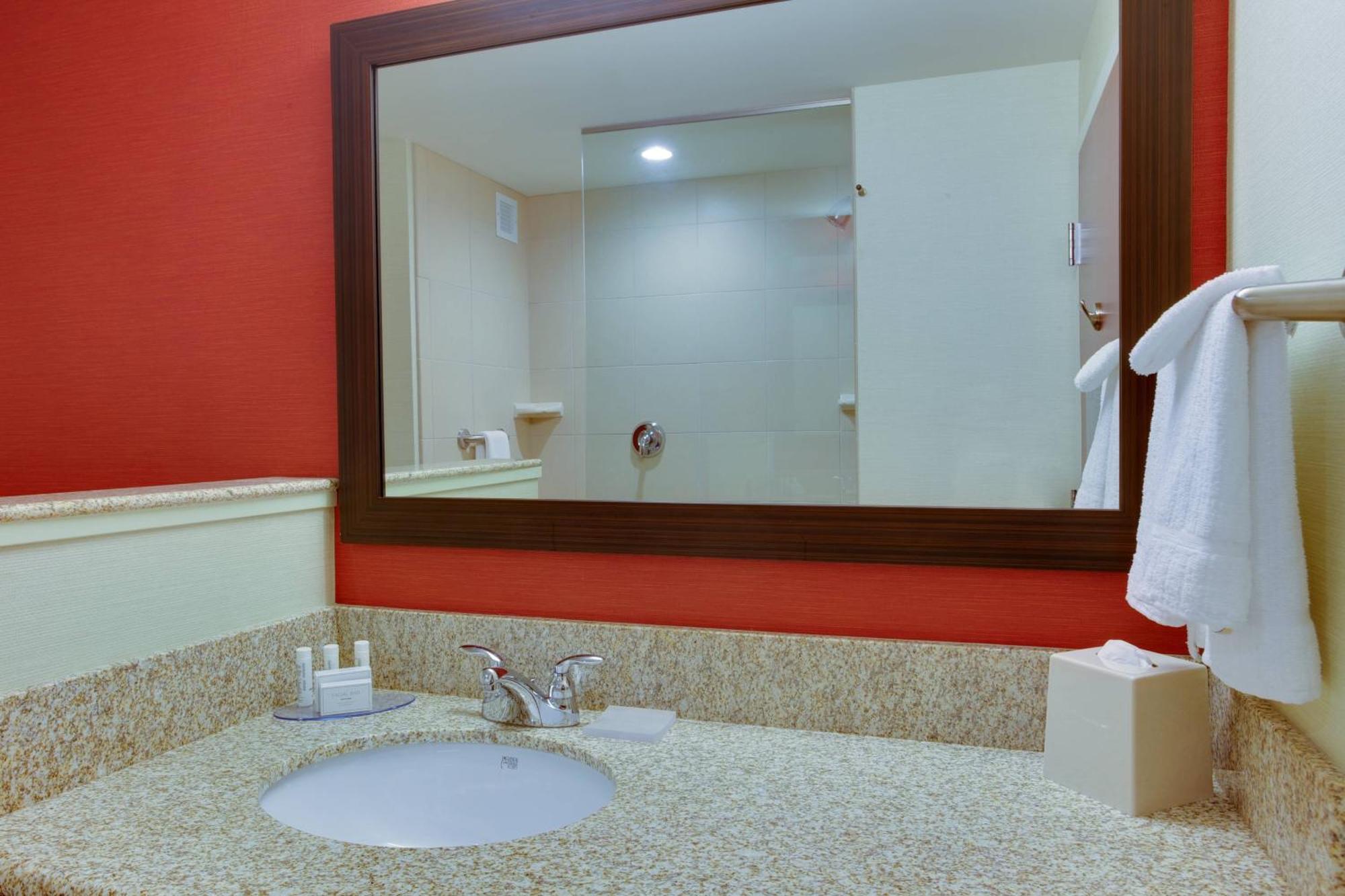 Courtyard By Marriott Pittsburgh North/Cranberry Woods Ξενοδοχείο Cranberry Township Εξωτερικό φωτογραφία